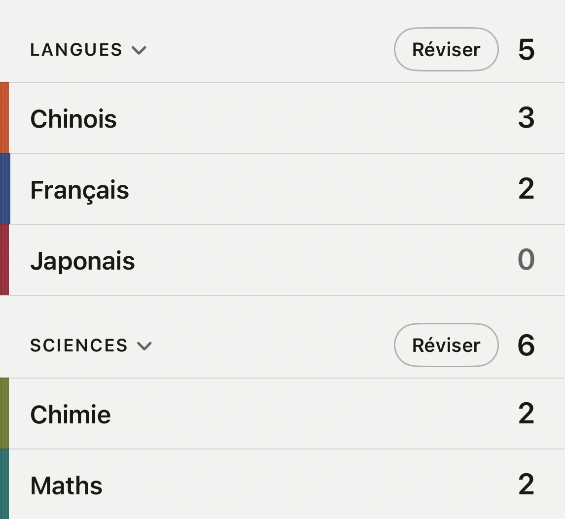 Les collections Langues et Sciences, avec leurs decks regroupés et leur nombre de cartes à réviser.